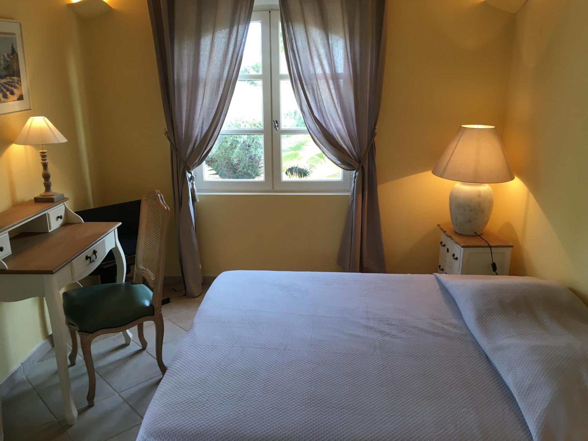 Bed and Breakfast Le Champmazet Ла Рокет-Сюр-Сиань Экстерьер фото